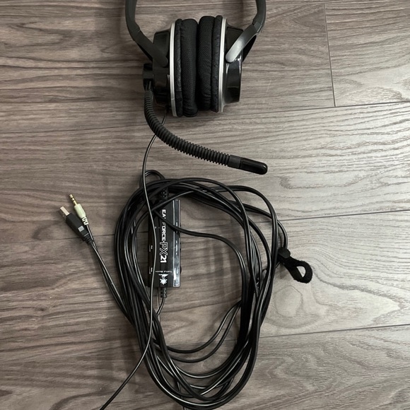 Turtle Beach Ear force px21 Headset - Picture 2 of 3